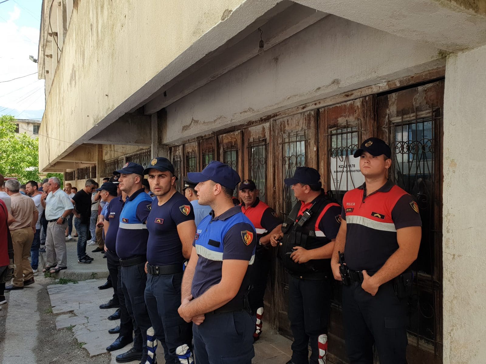 Albania&rsquo;s &lsquo;Police Vetting&rsquo; Criticised as Too Slow, Too Opaque